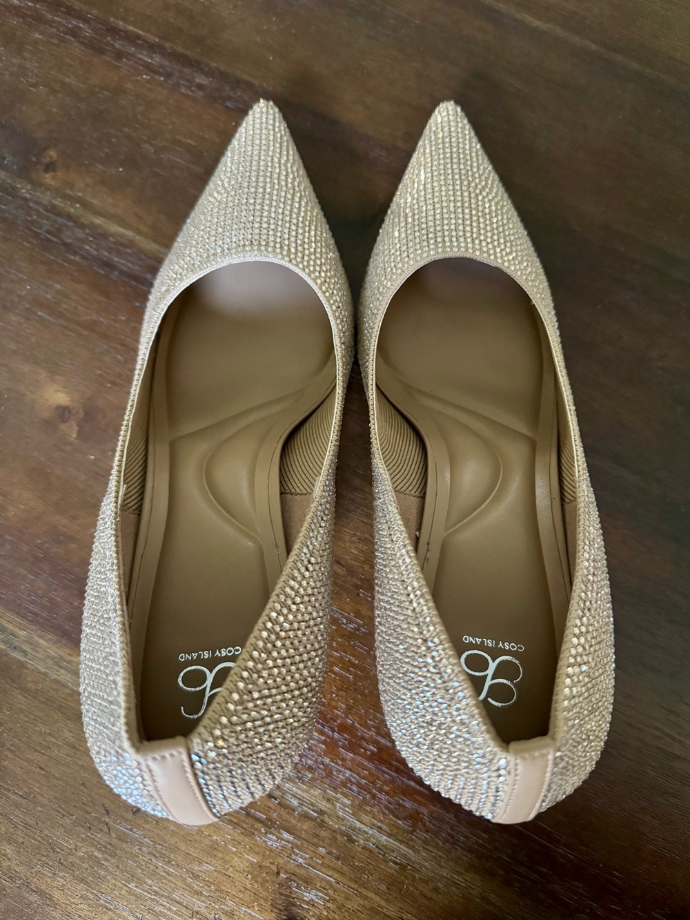 Cosy Island - EternalPace Diamond Pointed Toe Heeled Pump - Picture 5 of 10